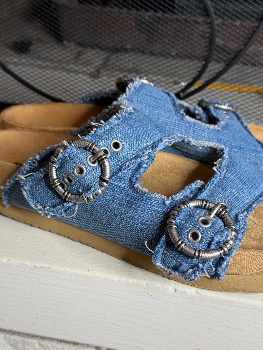 Minnetonka Georgine Buckle Slide Sandals Blue Denim Size 7